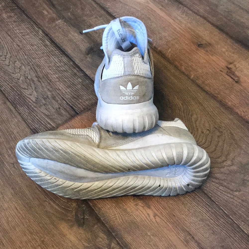 Adidas shoes - Picture 3 of 3